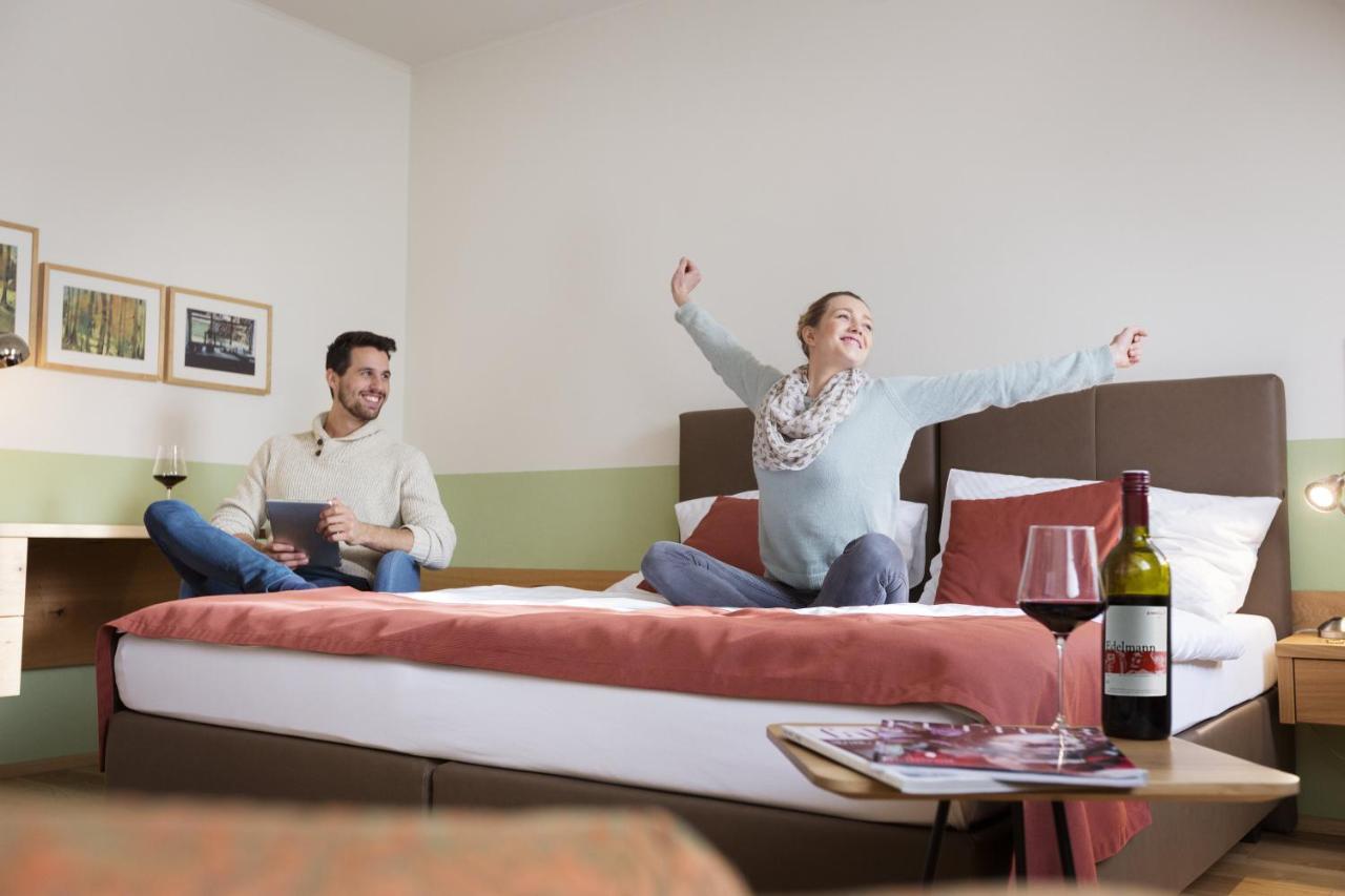 Weingut & Gastezimmer Edelmann Göttlesbrunn Dış mekan fotoğraf