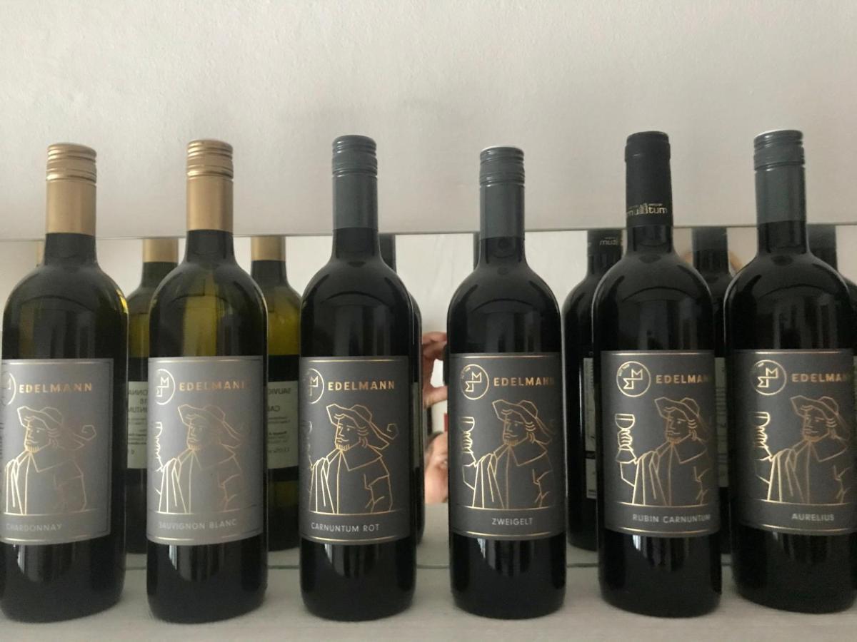 Weingut & Gastezimmer Edelmann Göttlesbrunn Dış mekan fotoğraf
