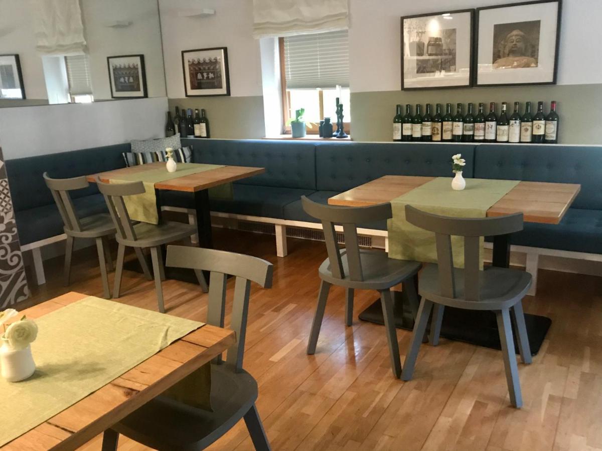 Weingut & Gastezimmer Edelmann Göttlesbrunn Dış mekan fotoğraf
