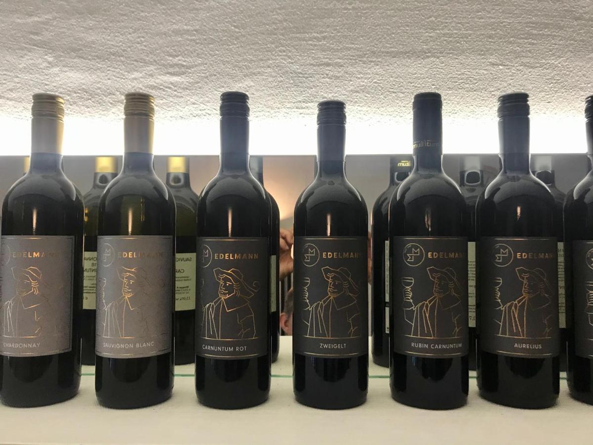 Weingut & Gastezimmer Edelmann Göttlesbrunn Dış mekan fotoğraf